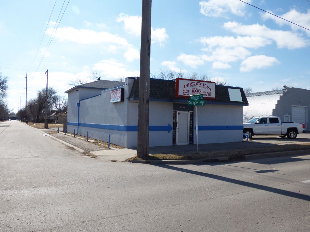 (W) ABSOLUTE - 2,400 Sq. Ft. Multi-Purpose Bldg, 3815 W Douglas Ave ...