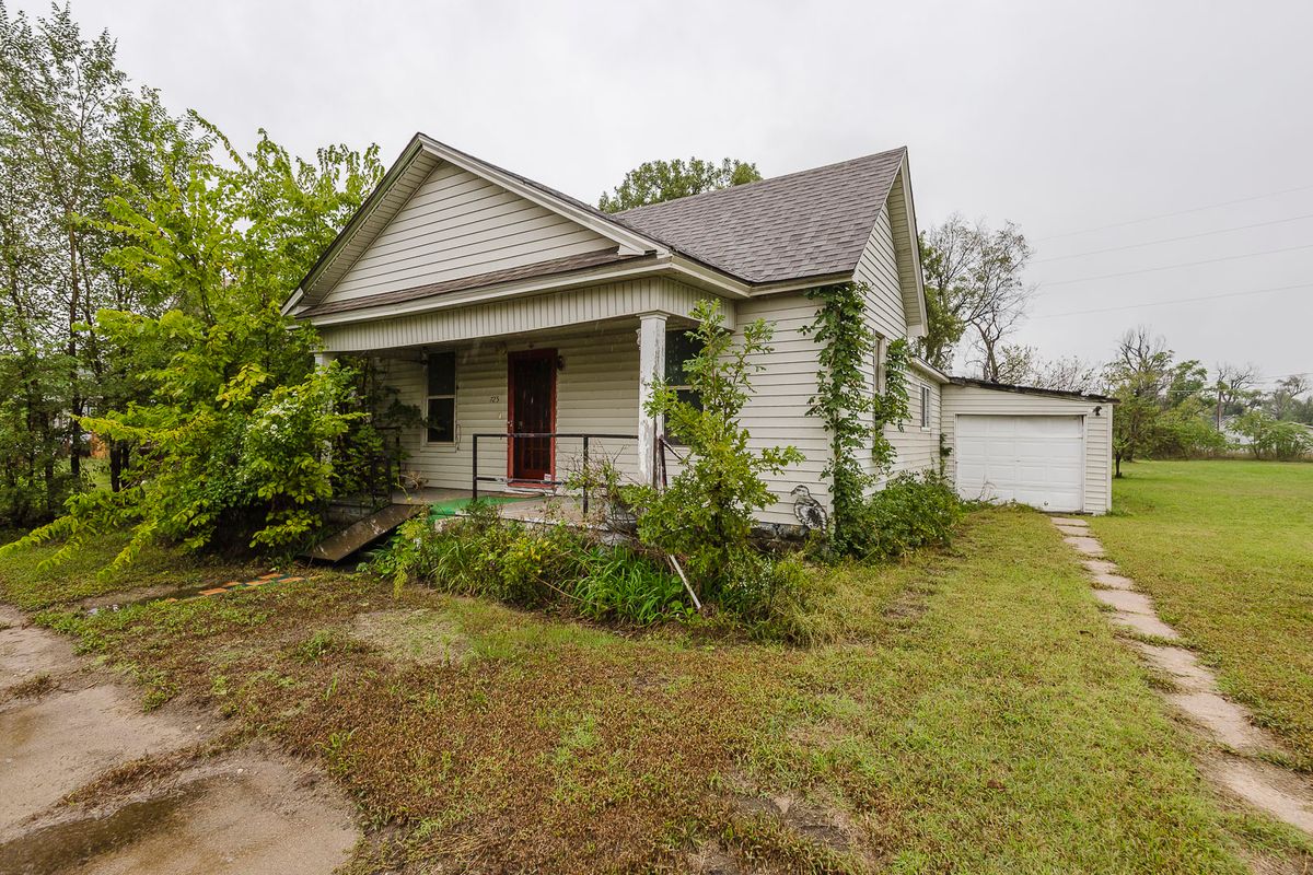 Editable Activity Program (Hutchinson) ABSOLUTE | 2-BR, 1-BA Home W/1-Car Garage, 725 W. 1st Ave ...